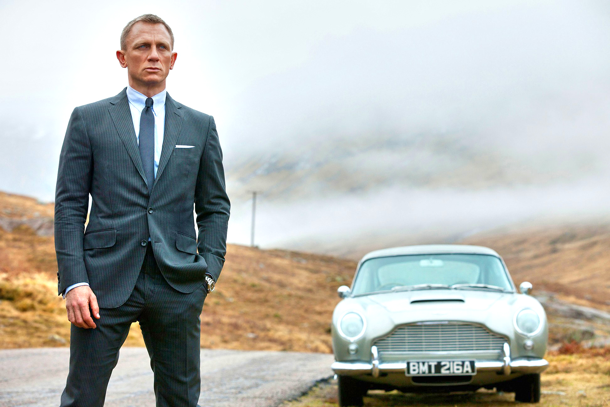 James Bond (Daniel Craig) che indossa il Brioni Vanquish II