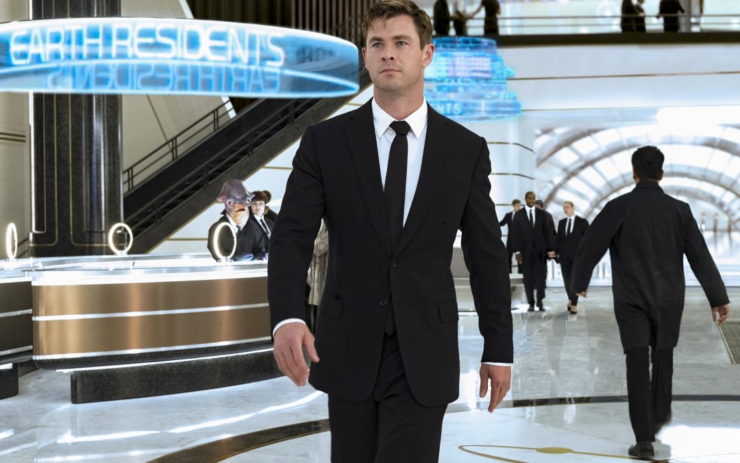 How to Wear a Black Suit: Color Combinations with Shirt and Tie