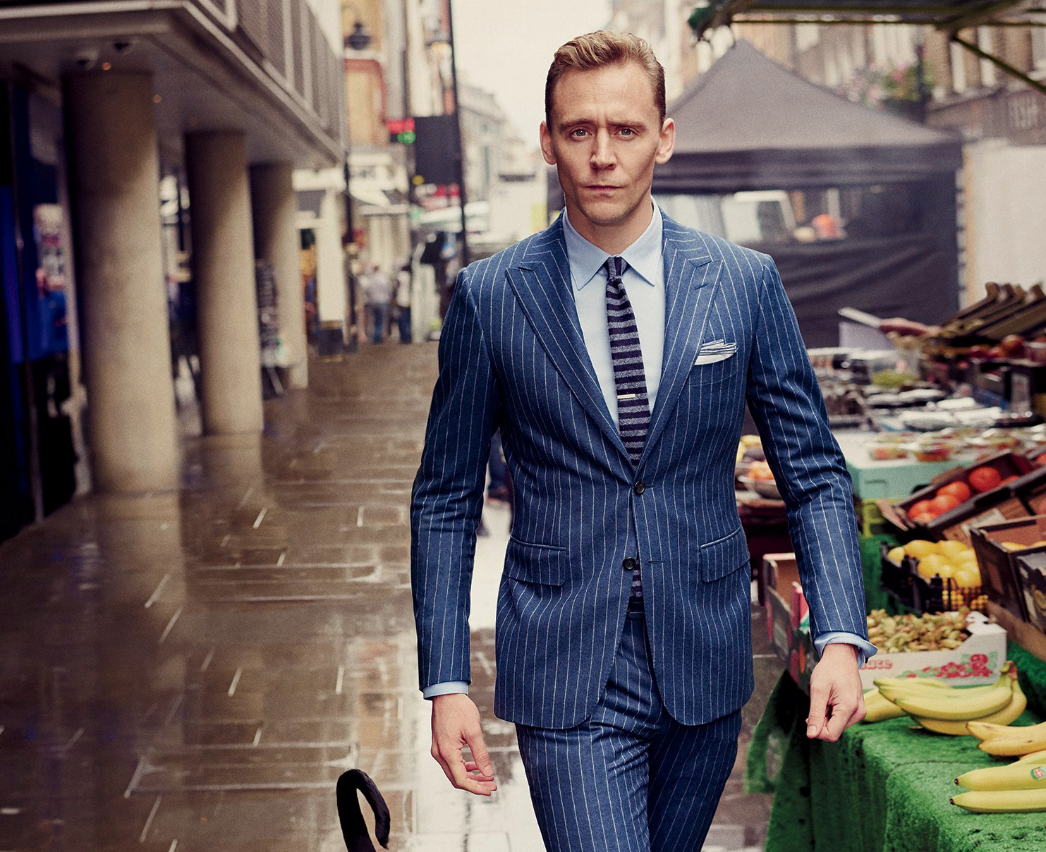 Tom Hiddleston egy Canali öltönyben