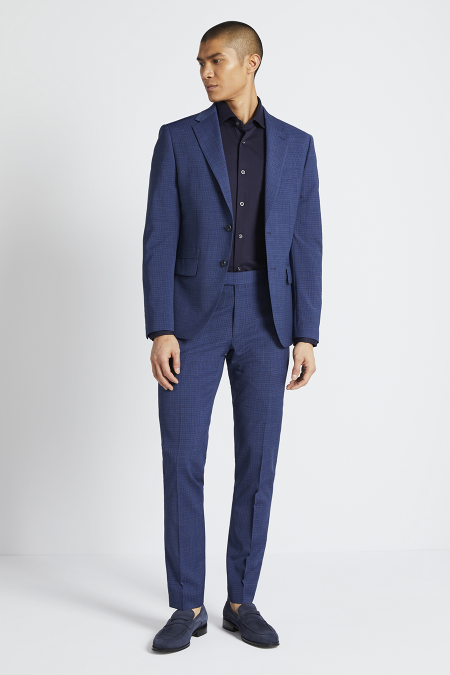 Master the Blue Suit: Color Combinations with Shirt & Tie