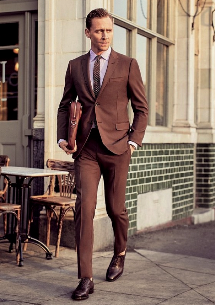 Brown shoes look perfect with brown suit and pink shirt