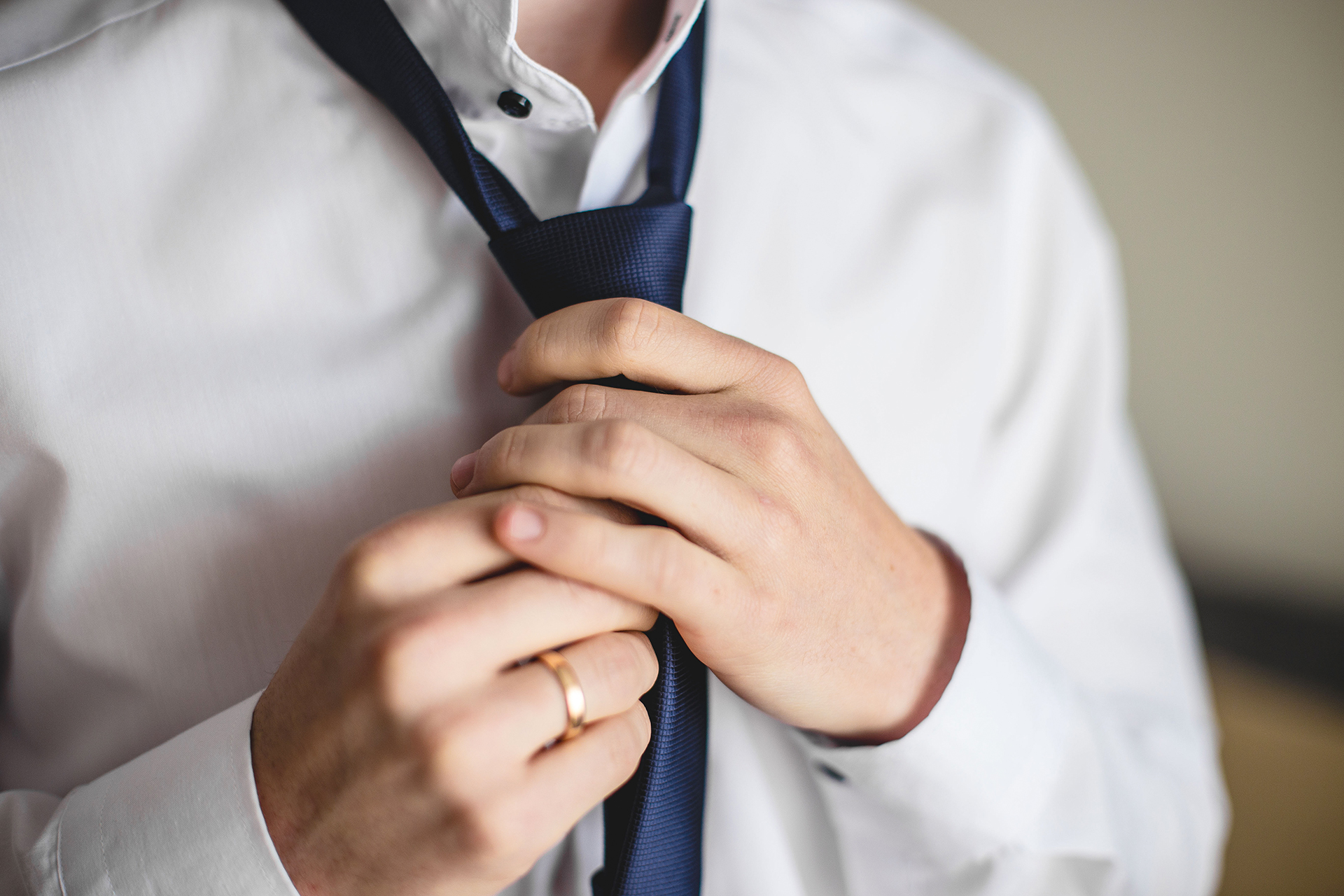 How To Tie a Tie: 7 Knots to Know