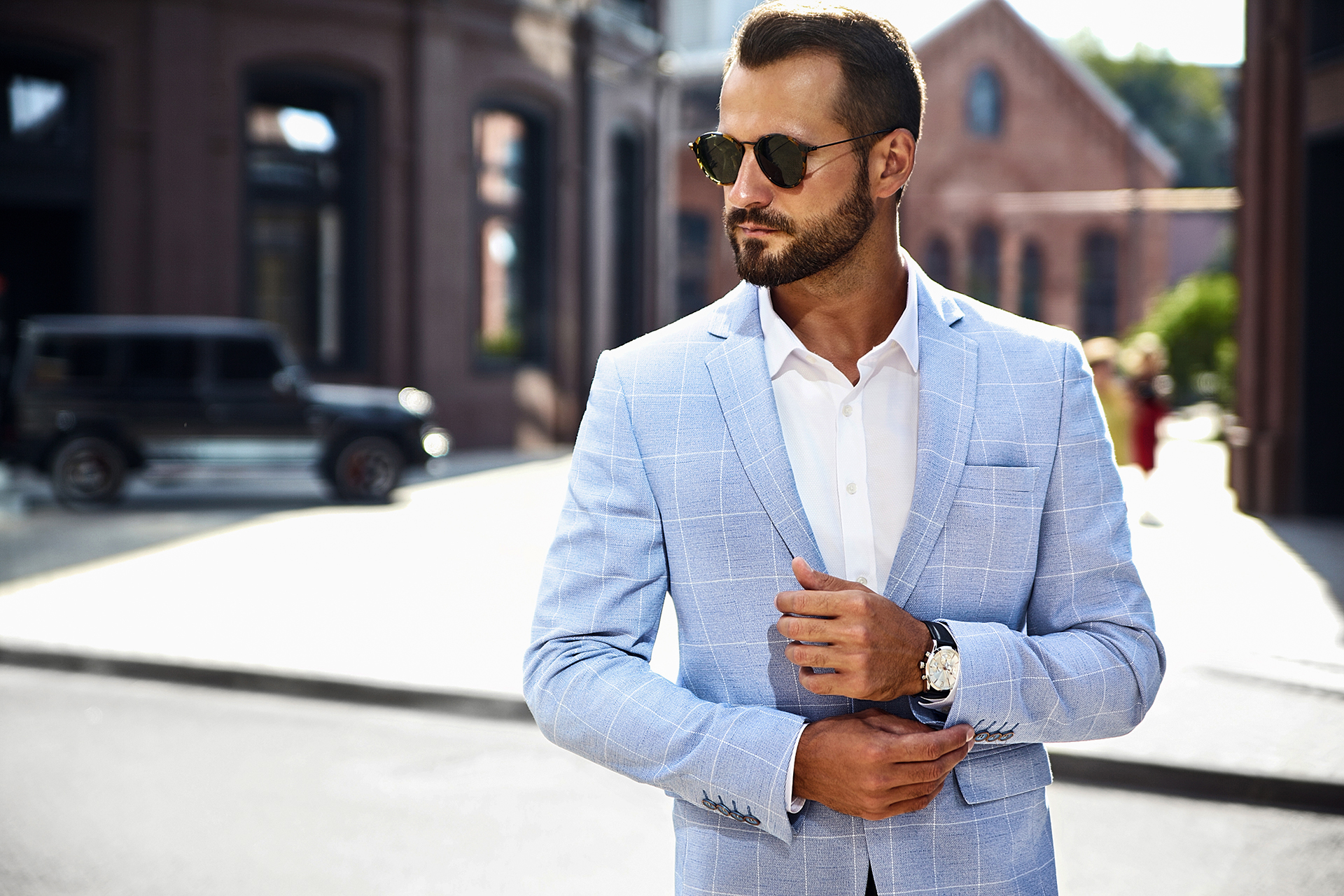 Should You Wear a Three-Piece Suit Without a Tie? – StudioSuits