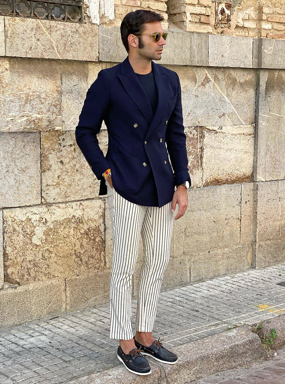 Men's White Blazer, Navy V-neck T-shirt, Navy Dress Pants, Dark Brown  Leather Loafers