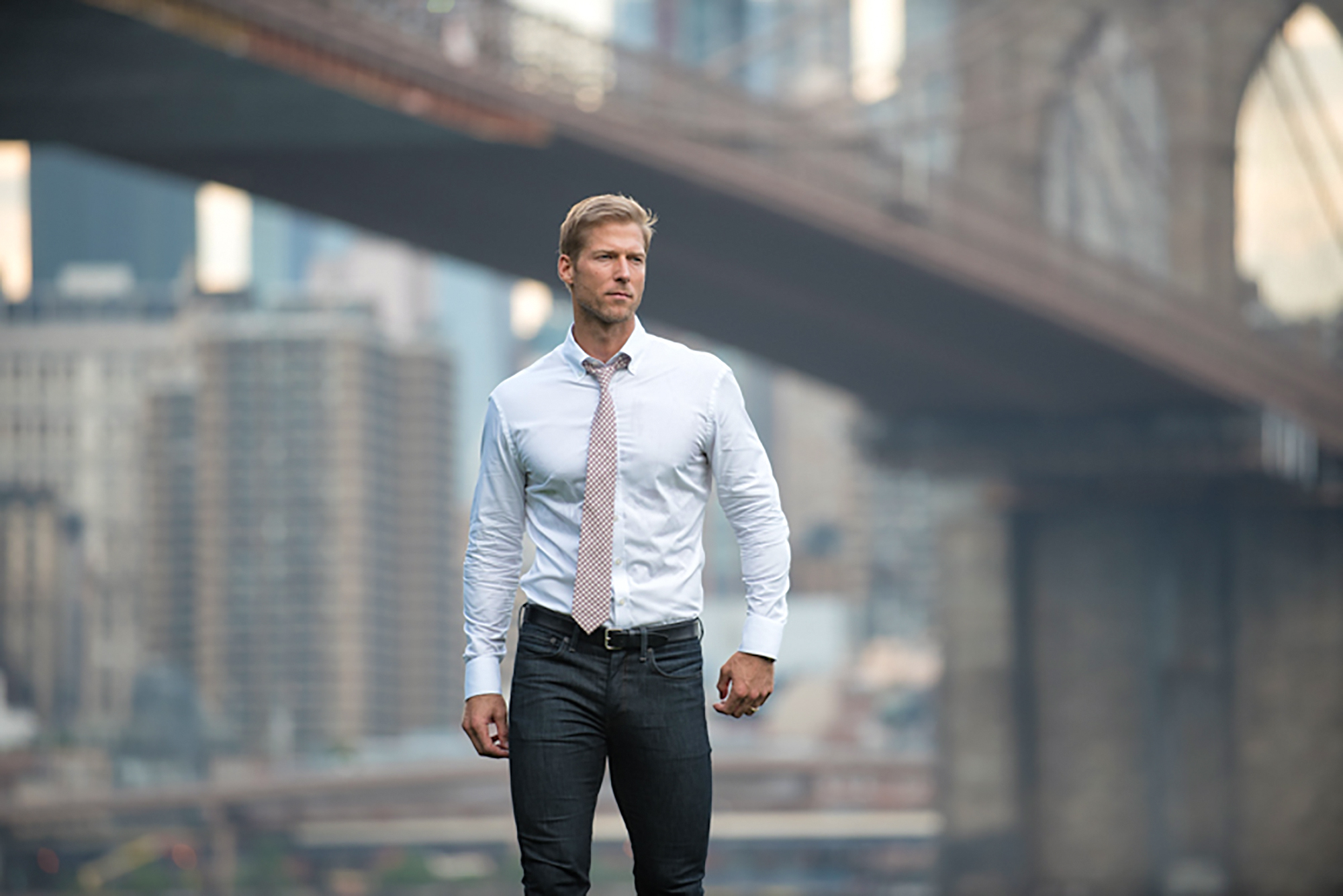 How A Men's Dress Shirt Should Fit (Ultimate Men's Guide)