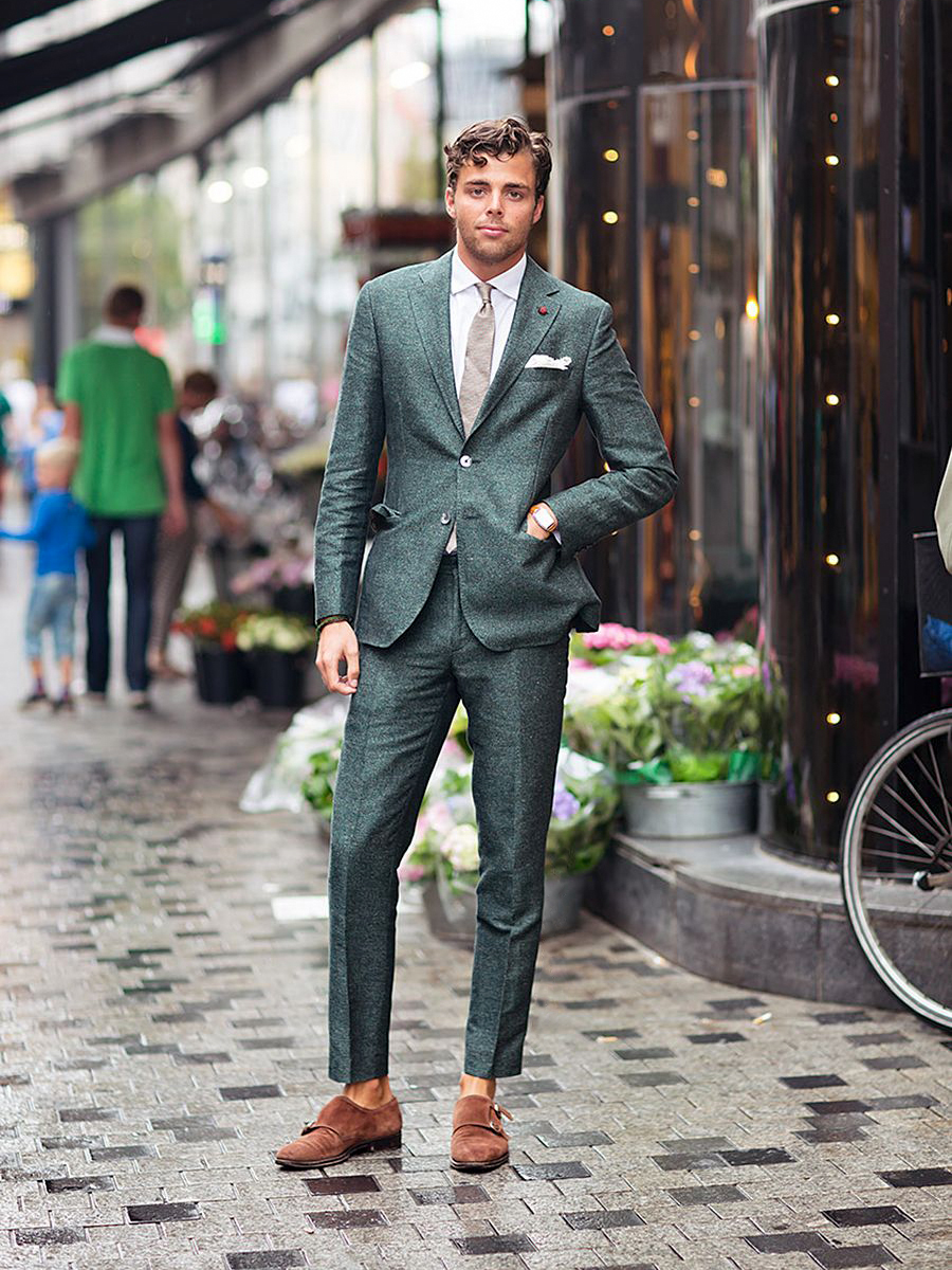 How To Wear A Green Suit: Color Combinations With Shirt And Tie ...