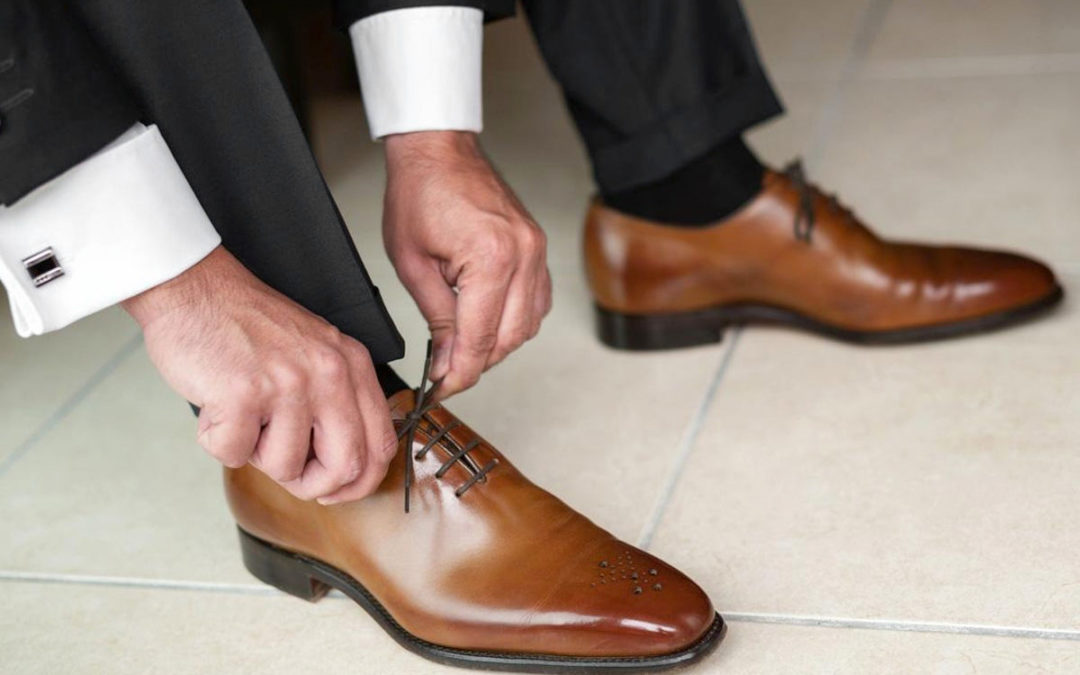 Is it okay to wear a brown belt with black pants and black shoes