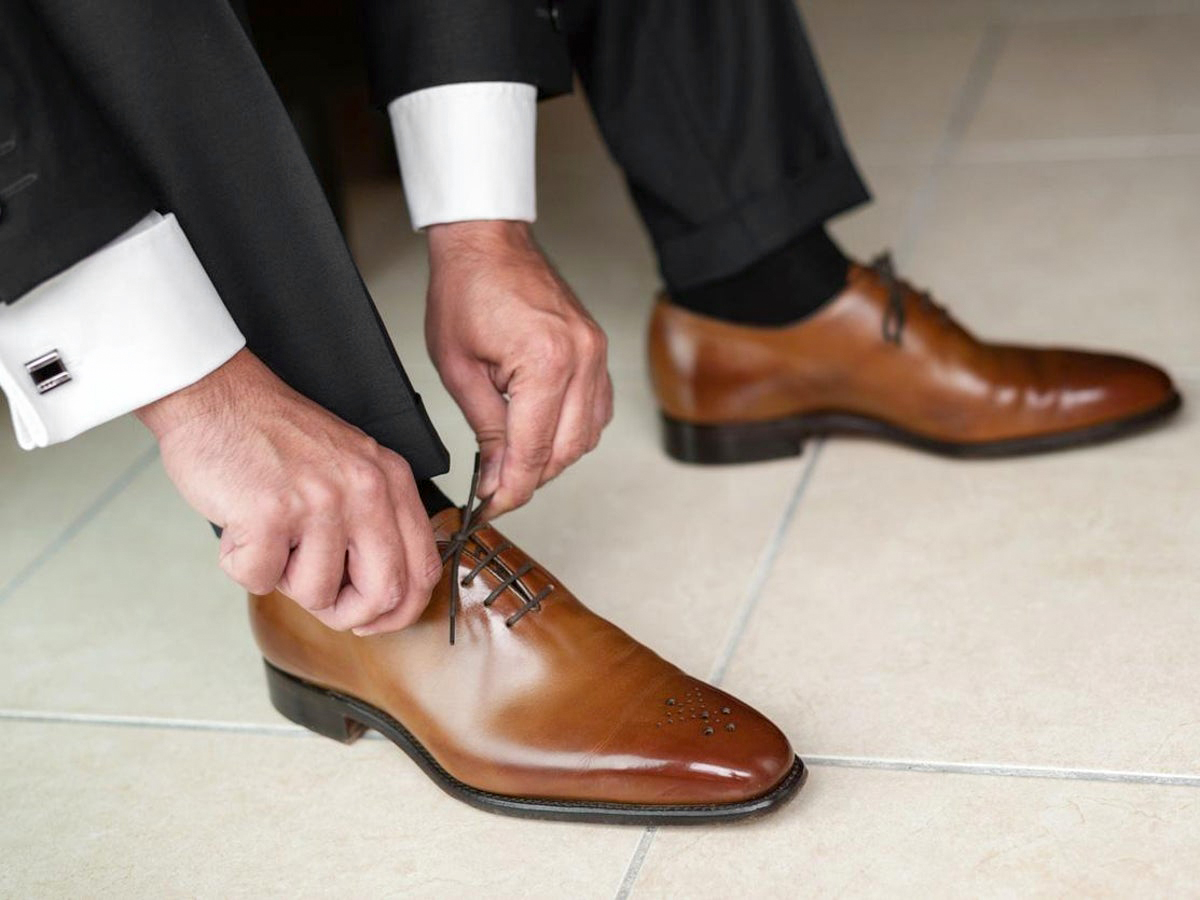 How to Wear Black Pants and Brown Shoes - Suits Expert