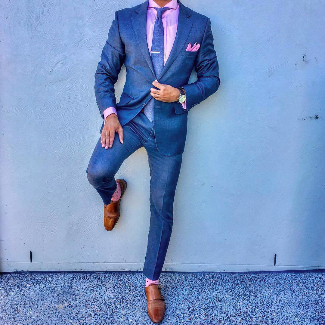 how to wear pink dress shirt with blue suit