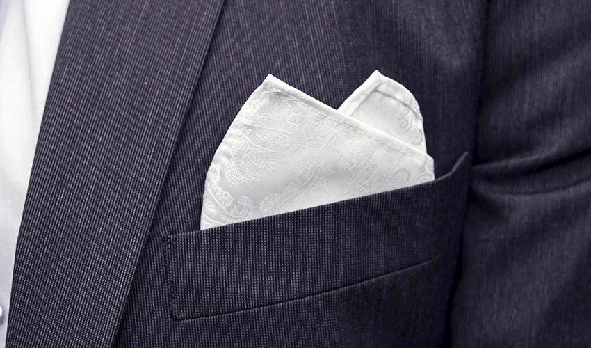how to wear the two-point pocket square