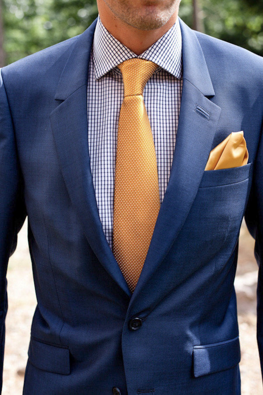 How to Wear a Navy Suit: Color Combinations with Shirt & Tie