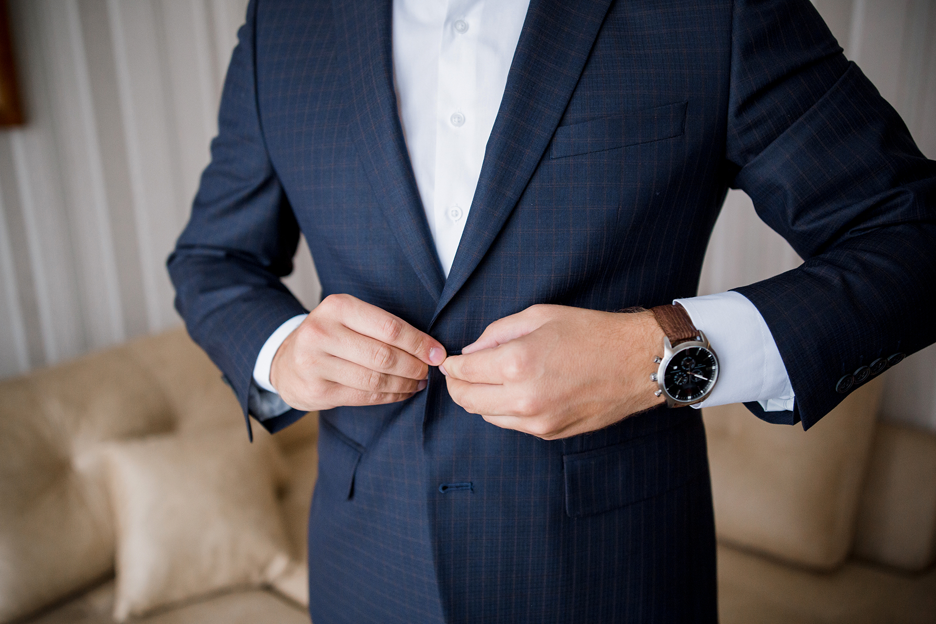 Which Buttons to Button on a Suit Jacket - Suits Expert