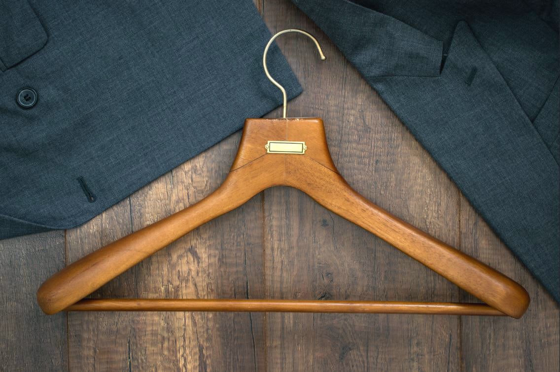 use high-quality suit hangers