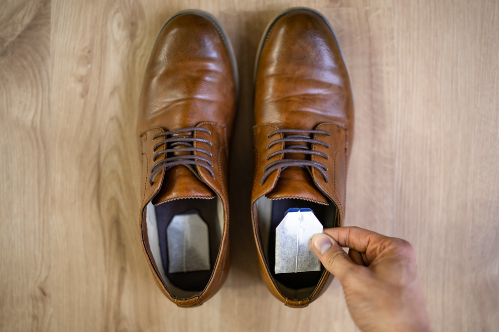 using tea bags to stop shoe smell