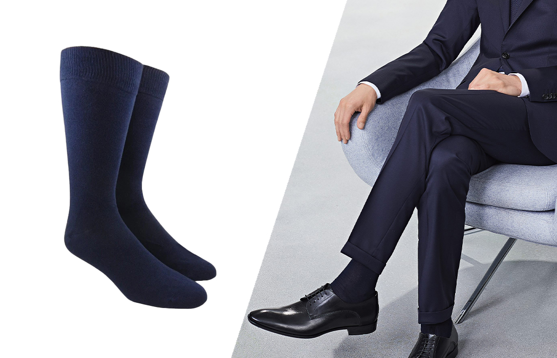 wear navy dress socks with a navy suit