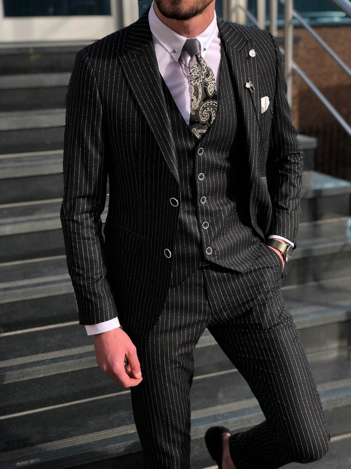 Best Ways to Wear a Men's Pinstripe Suit - Suits Expert