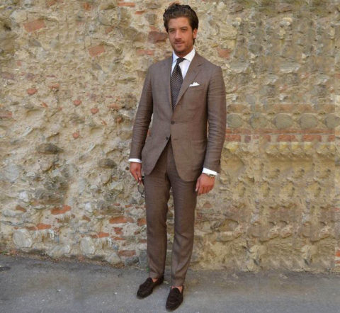 Men's Suit Fabrics Guide & How to Choose the Right One