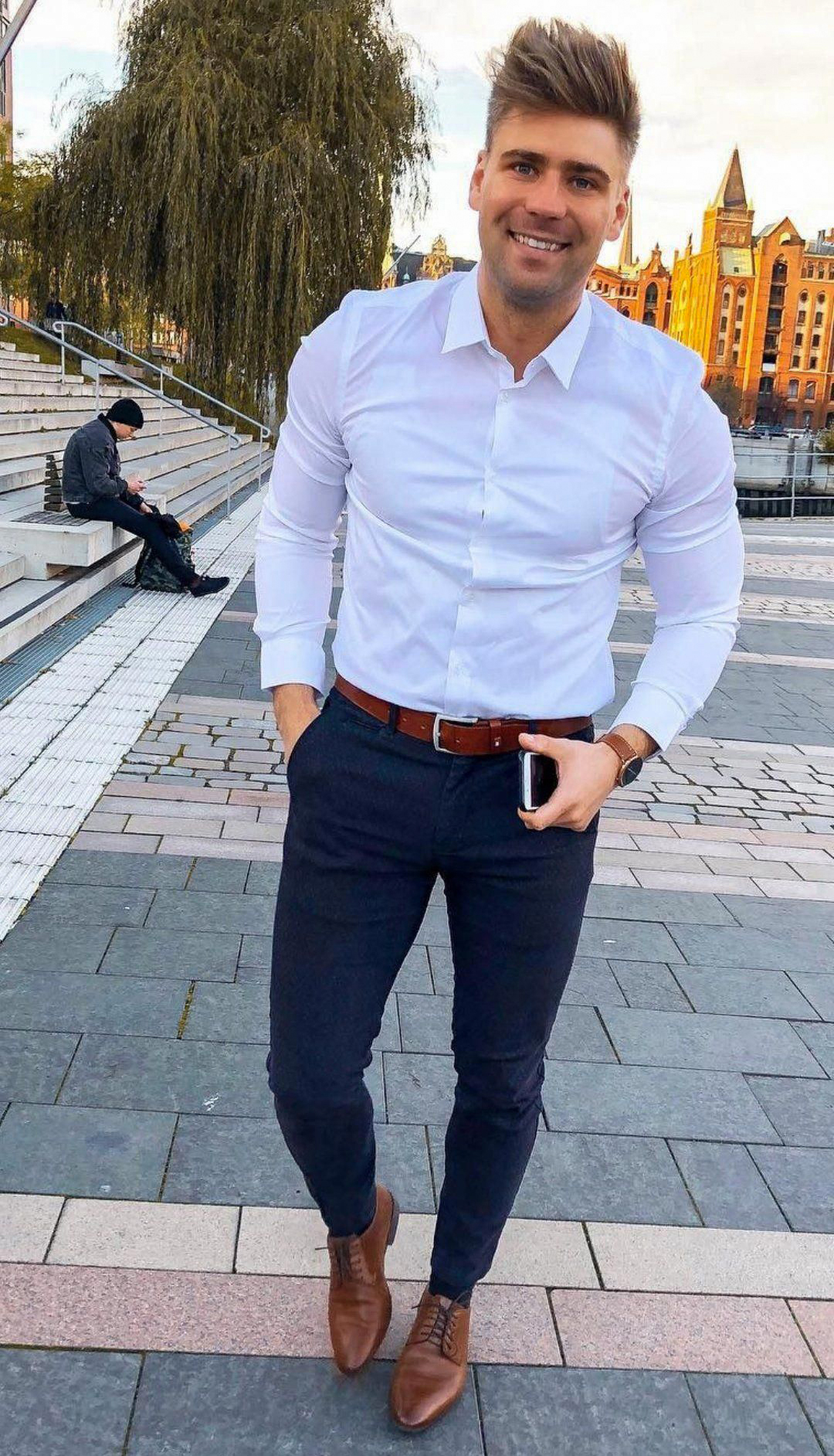 https://www.suitsexpert.com/wp-content/uploads/white-dress-shirt-navy-chino-pants-brown-derby-shoes.jpg